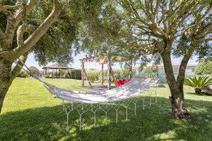 Children’s area - Your vacation surrounded by greenery at Villa Irde (6 rooms 6 bathrooms) (Alghero)