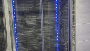 Bathroom - 1 Bed Flat - Sleeps 2 - Parking - Wifi (Bradford)