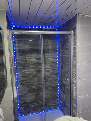 Apartment | Bathroom