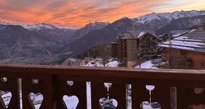 Risoul Duplex 48 m2 6/8 couchages résidence au pied des pistes, piscine, sauna