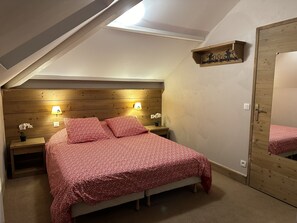 2 chambres, bureau, fer et planche à repasser, Wi-Fi gratuit