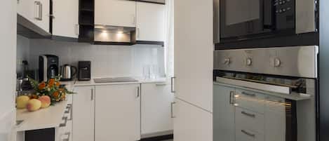 Deluxe Apartment | Private kitchen