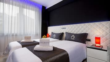 Deluxe Apartment | Desk, iron/ironing board, free WiFi