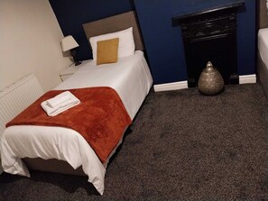 House, Multiple Beds | 2 bedrooms, iron/ironing board, free WiFi, bed sheets