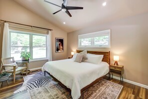 4 dormitorios, tabla de planchar con plancha, cuna de viaje