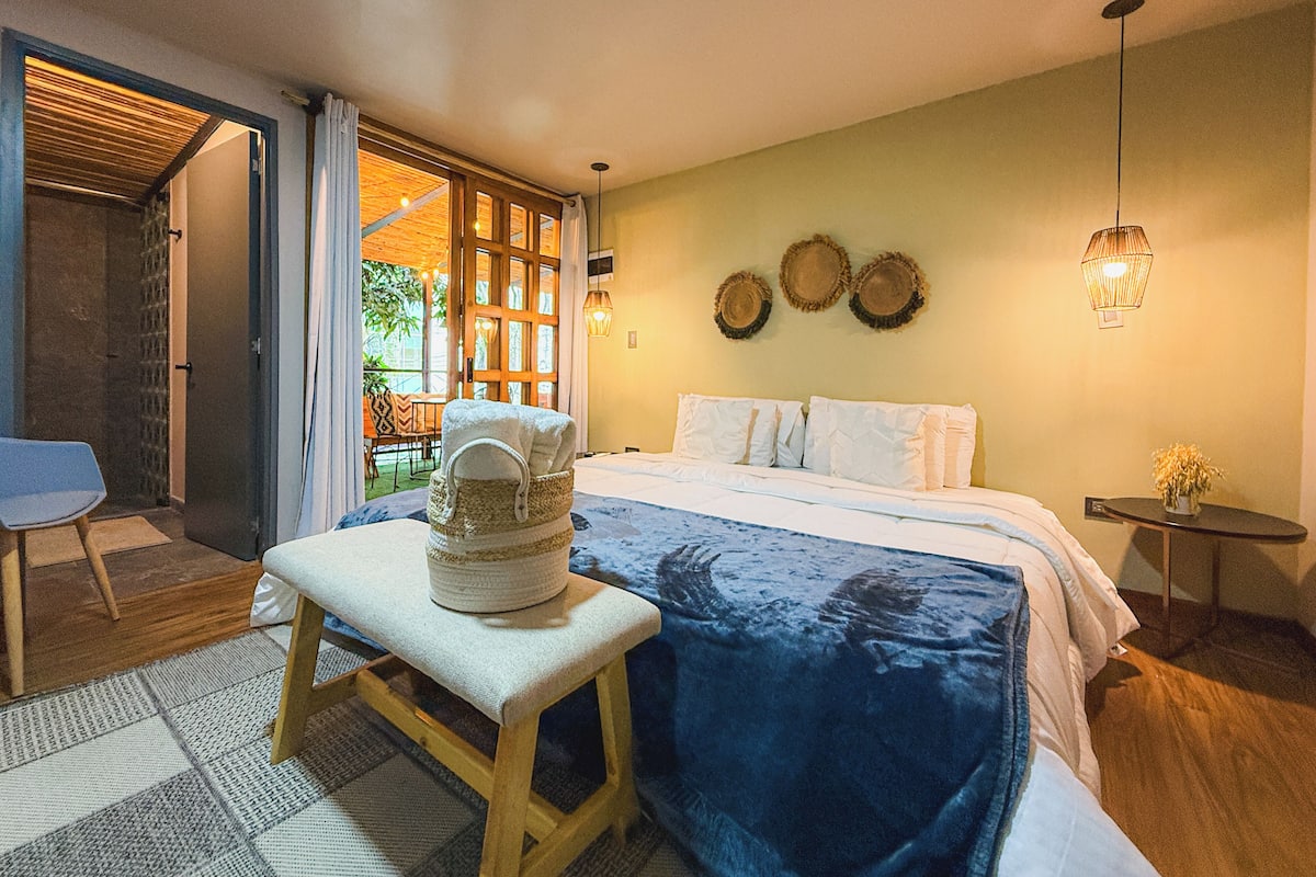Deluxe Suite 1