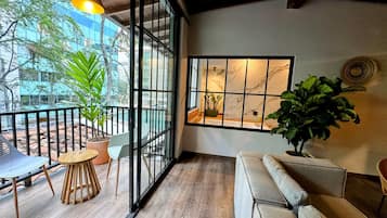 Superior Studio Suite, 1 Bedroom, Hot Tub, City View | Terrace/patio