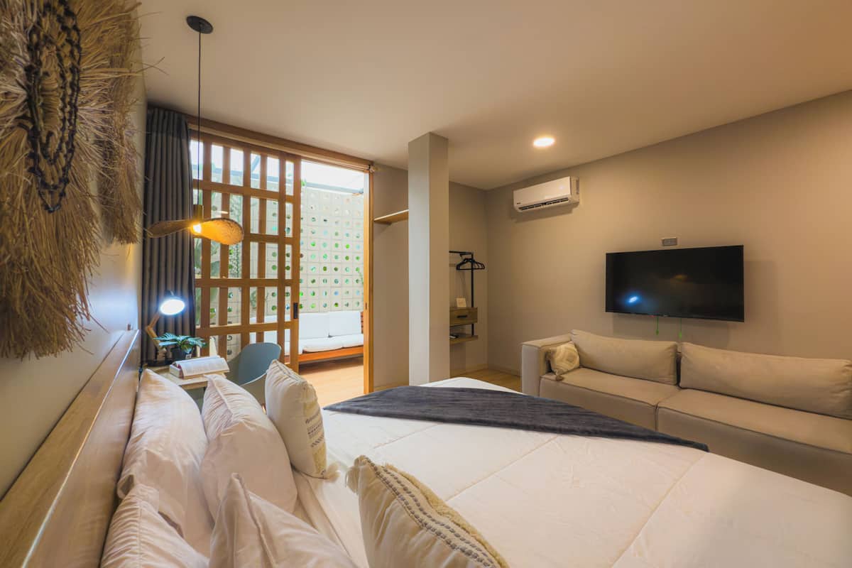 Soundproofing, iron/ironing board, free WiFi, bed sheets