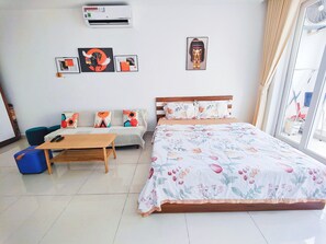 2 habitaciones, tabla de planchar con plancha, wifi y ropa de cama 