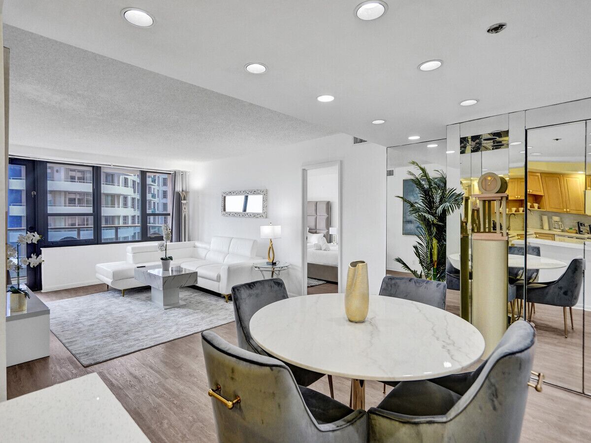 Spacious Ocean View Condo In Beachfront Resort Family Friendly 605 - South Beach, FL