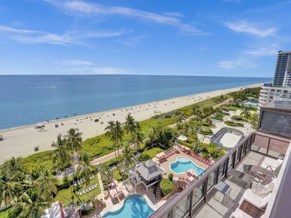 Pool - Huge Terrace Oceanfront Condo/ Beach Service/ 1502 (Miami Beach)