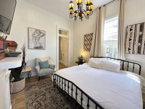 3 bedrooms, iron/ironing board, travel crib, free WiFi
