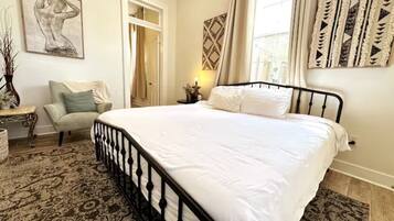 3 bedrooms, iron/ironing board, travel crib, WiFi (free)