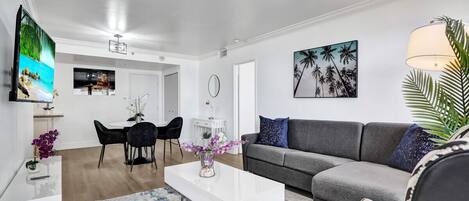 TV connectée, table de tennis de table