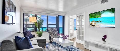 Smart TV, table tennis