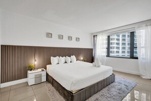 2 bedrooms, iron/ironing board, travel crib, free WiFi - Oceanview condo w beach service /411 (Miami Beach)