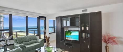 Smart-tv en een tafeltennistafel