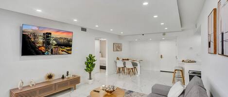 Smart TV, mesa de ping pong