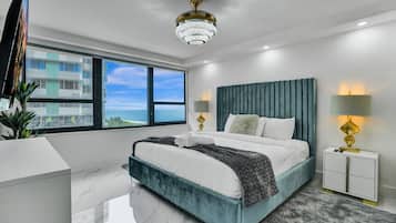 3 habitaciones, tabla de planchar con plancha y cuna de viaje