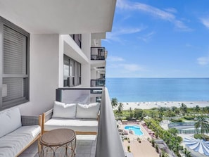 Property grounds - High Floor Beachfront Condo / Beach Service / 1509 (Miami Beach)