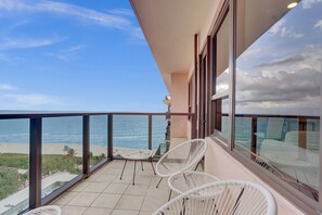 Property grounds - Ocean View 2BD  Penthouse  / Beach Service / PH-6 (Miami Beach)