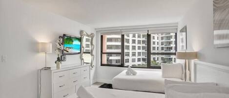 3 slaapkamers, een strijkplank/strijkijzer, reisbedje, gratis wifi