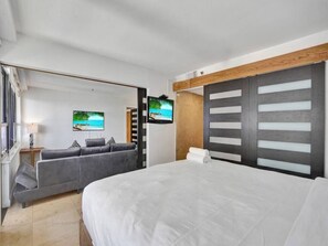 2 bedrooms, iron/ironing board, travel crib, free WiFi - Luxury Ocean View Condo Beach & Resort/1216 (Miami Beach)