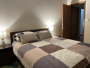 2 bedrooms, desk, iron/ironing board, travel cot