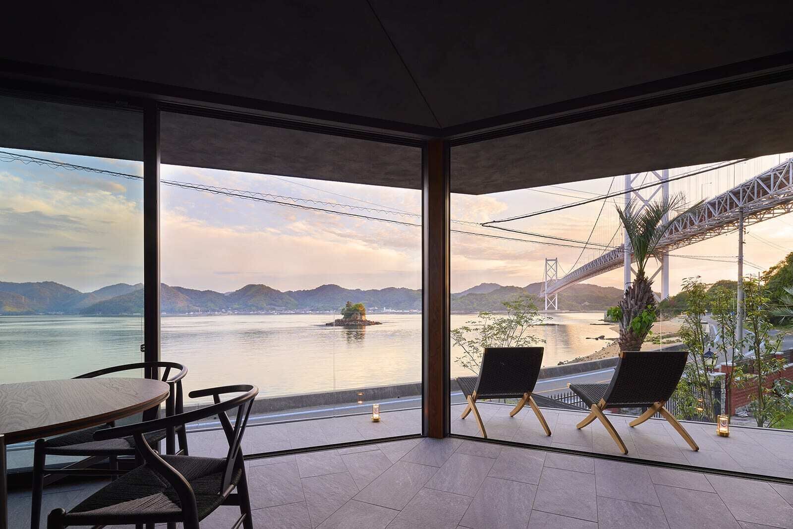 Seen Deep | Living area