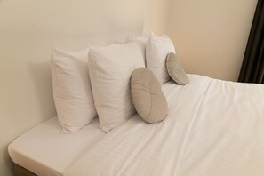 Couette en duvet, lit avec matelas en mousse à mémoire