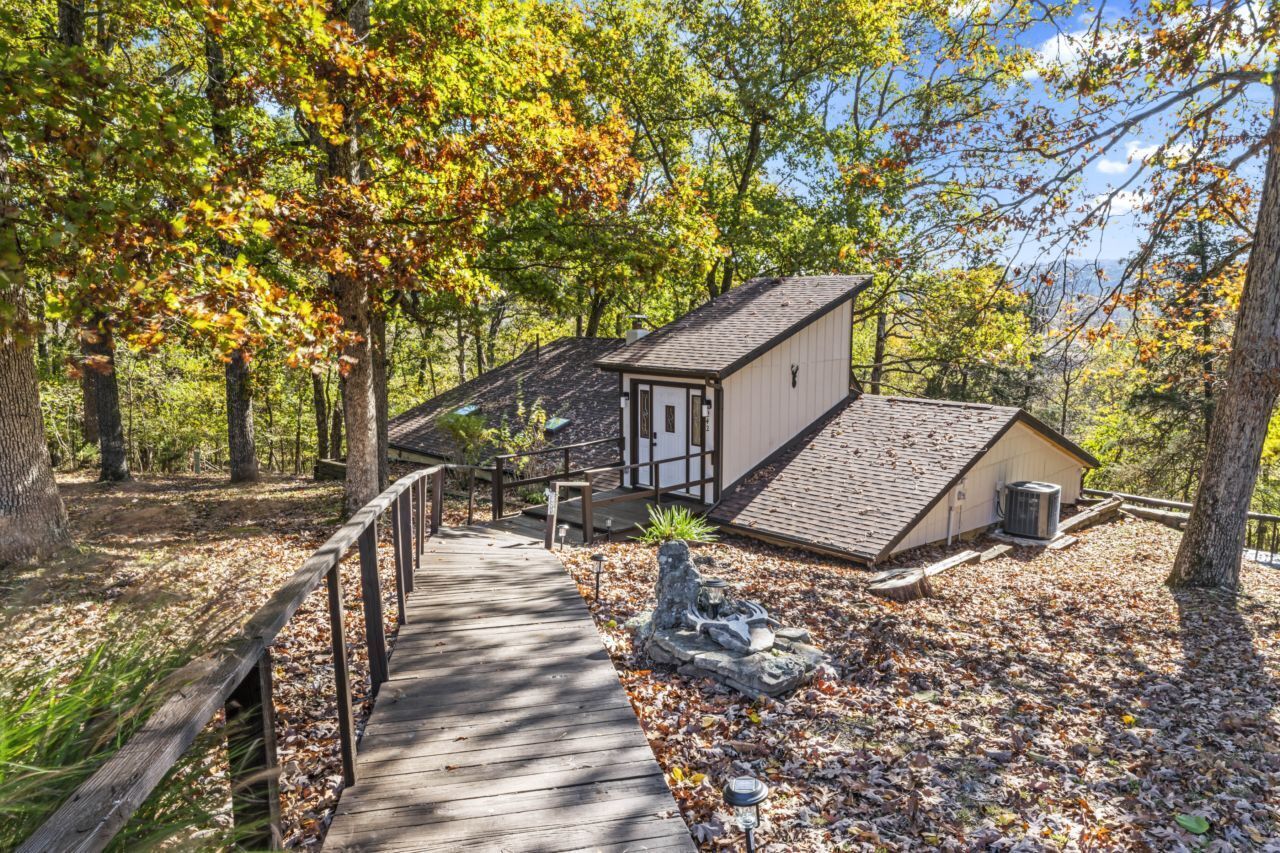 Peaceful getaway on Swan Creek/Bull Shoals/Taneycomo; Close to Branson and SDC