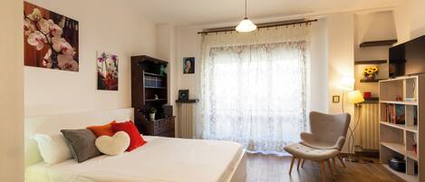 Comfort Studio | Living area | 40-inch Smart TV with digital channels