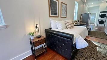 1 Schlafzimmer, Bügeleisen/Bügelbrett, Reisekinderbett, kostenloses WLAN