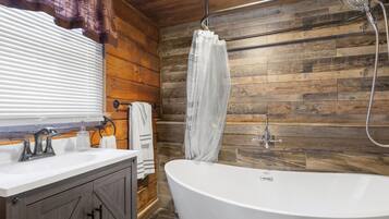 Asciugacapelli, asciugamani, sapone, carta igienica