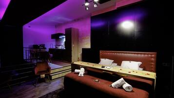 Suite Romantique | 1 chambre, literie de qualité supérieure, minibar