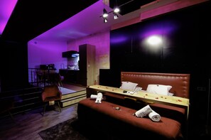 Romantische Suite | 1 Schlafzimmer, hochwertige Bettwaren, Minibar, individuell dekoriert