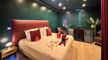 Luxury Suite | 1 bedroom, premium bedding, minibar, individually decorated