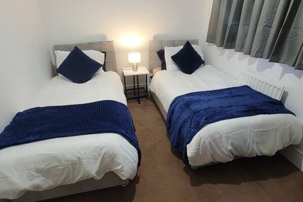 3 habitaciones, wifi gratis y ropa de cama
