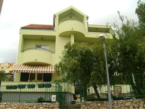 Esterni