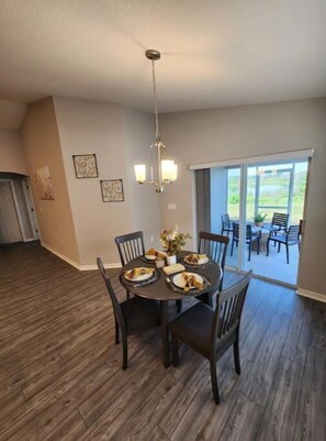 تناول الطعام