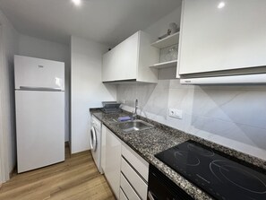 Fridge, microwave, oven, coffee/tea maker