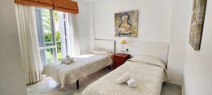 2 makuuhuonetta, ilmainen Wi-Fi, vuodevaatteet