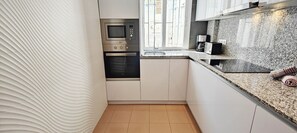 Refrigerador, microondas, horno y lavavajillas