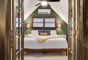 3 عدّة غرف نوم ومكواة/لوح كي وواي فاي وملاءات أسرّة