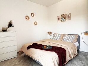 1 bedroom, soundproofing, iron/ironing board, WiFi
