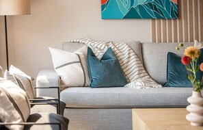 Appart'hôtel | Coin séjour | Télévision à écran plat de 40 pouces avec chaînes numériques