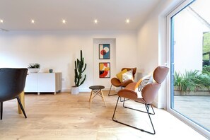 Interior - Pass the Keys | 49 Byron Square Modern and Spacious 3 Bed Home with Free Parking (Cambridge)