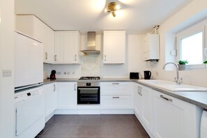 Réfrigérateur, micro-ondes, four, lave-vaisselle