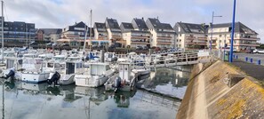 Marina - Duplex & terrasse, sea and port view 2minutes from fish market and restaurants (Grandcamp-Maisy)