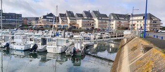 Duplex & terrasse, sea and port view 2minutes from fish market and restaurants